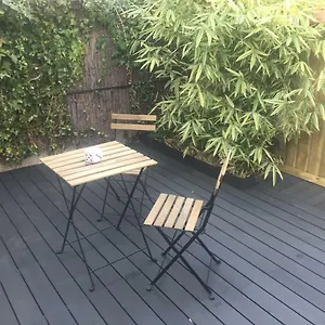 Au Calme Avec Terrasse Appartement